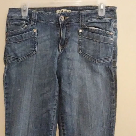 FINAL PRICE DROP!! l.e.i. Ashley trouble jeans - Picture 4 of 7